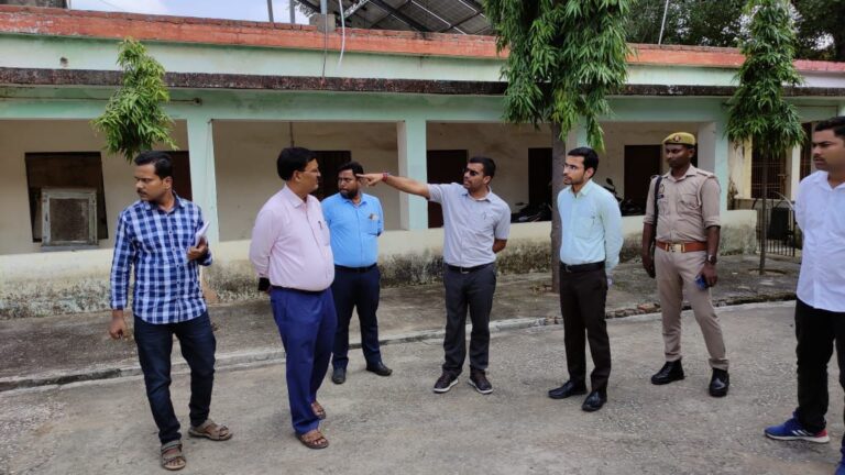 सीडीओ ने दुद्धी ब्लाक का किया निरीक्षण, 5 कर्मचारी गैरहाजिर, वेतन रोकने के निर्देश।