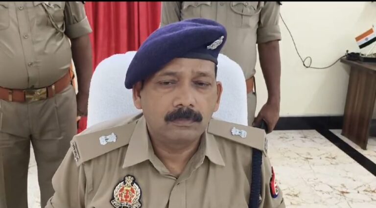 शक्तिनगर पुलिस ने मोबाइल चोरी करने वाले गिरोह को 60 मल्टीमीडिया मोबाइल के साथ गिरफ्तार किया.