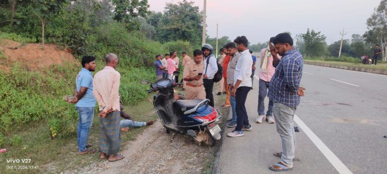 टेलर के चपेट में आने से स्कूटी सवार एक की मौत दो गंभीर।