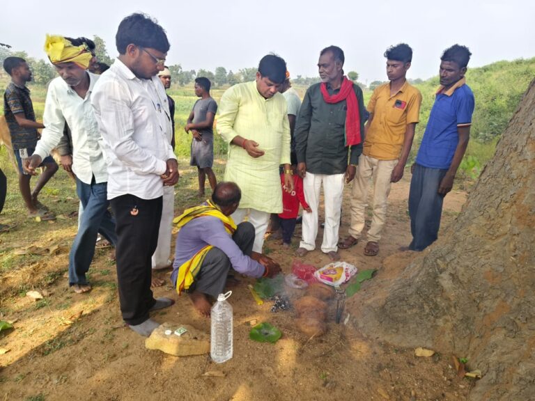 मुख्य मार्ग से डीह बाबा स्थल तक 150 मी सीसी रोड निर्माण का किया उद्घाटन।