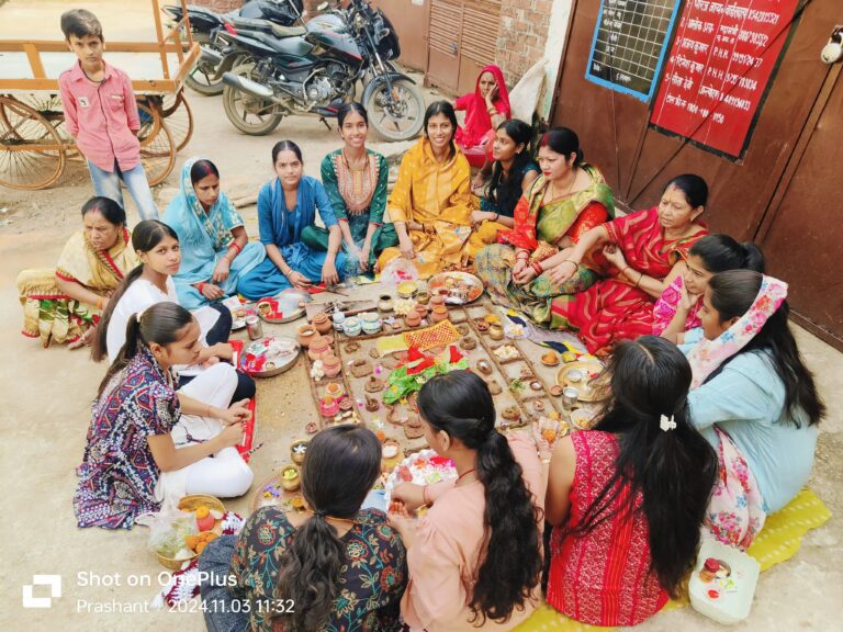 भाई बहन का पावन पर्व भैया दूज उल्लास पूर्वक मना, बहनों ने भाई के लंबे उम्र की कामना की.