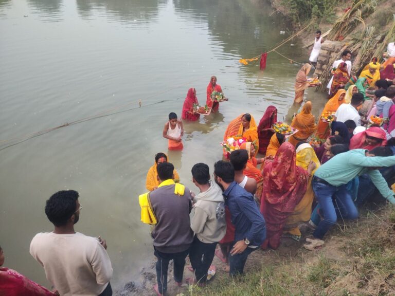 उदयगामी सुर्य को अर्ध्य के साथ छठ महापर्व का हुआ समापन