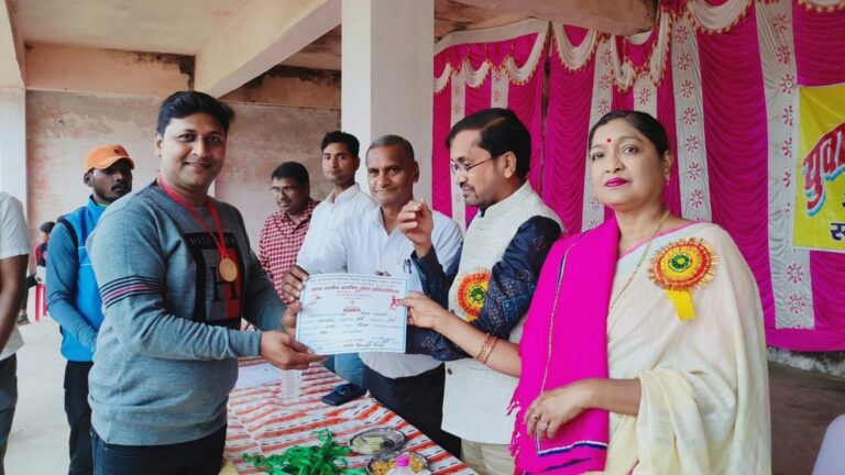 Sonbhadra News: ग्रामीण खेल लीग दुद्धी में वॉलीबॉल और कबड्डी प्रतियोगिता का शानदार समापन