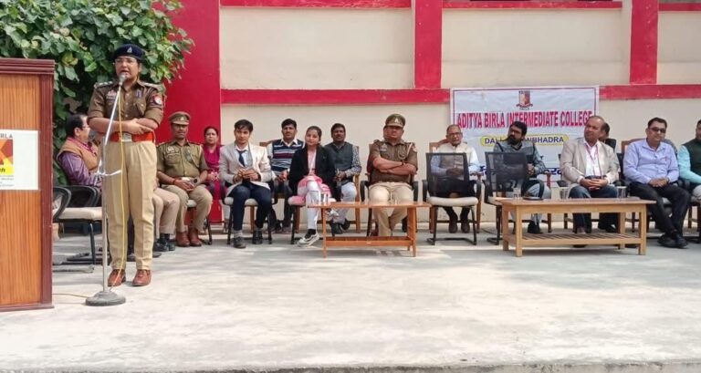 सोनभद्र एस पी के निर्देशानुसार महिला कर्मचारियों को सशक्त बनाने की दिशा में बढ़ाया गया कदम