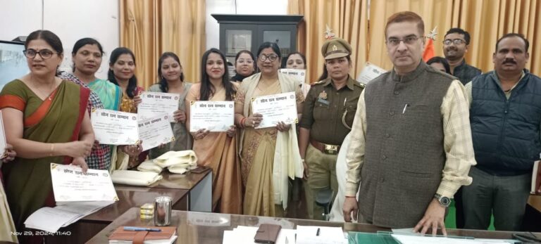 Sonbhadra News: नारी शक्ति ही सभ्यता की पहचान है और नारी सशक्तिकरण बनाए रखना हम सभी का दायित्व – जिलाधिकारी बी एन सिंह