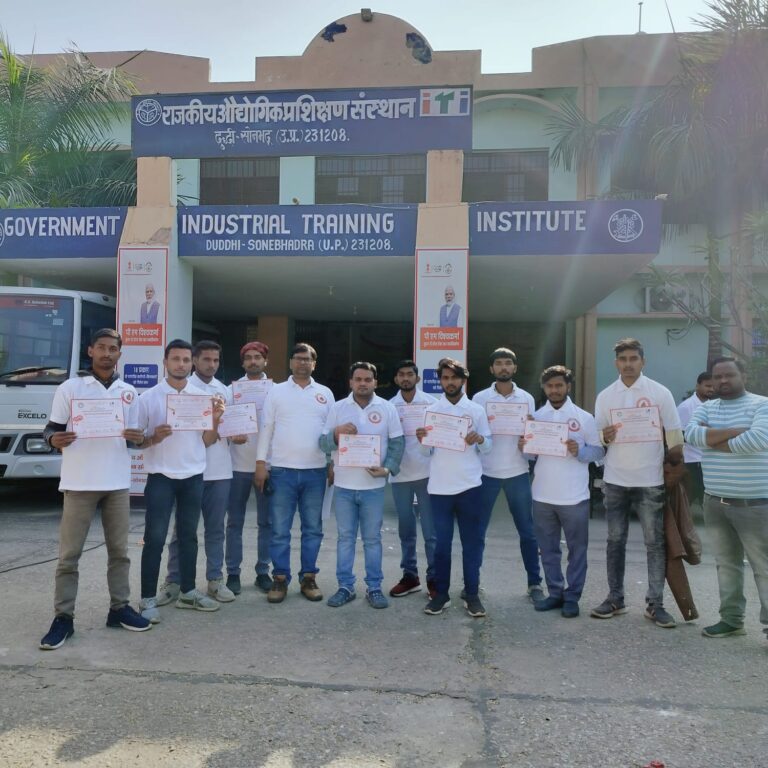 Sonbhadra News: आईटीआई दुद्धी के प्रधानाचार्य के अध्यक्षता में रक्तदान शिविर में 23 ने किया रक्तदान,