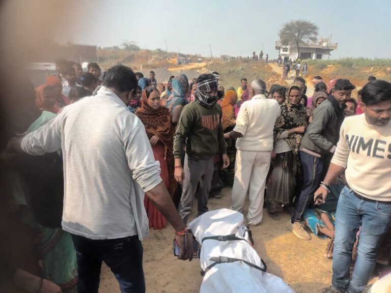 Sonbhadra News: पानी भरी पत्थर की बंद पड़ी खदान में 3 दिन से लापता युवक का शव बरामद