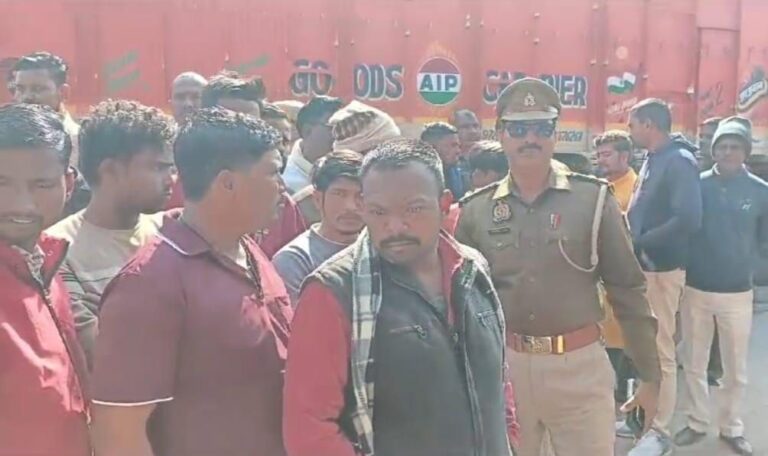 Sonbhadra News: गोवंश पर ज्वलनशील पदार्थ डालकर जलाने के प्रयास में युवक पर मुकदमा दर्ज