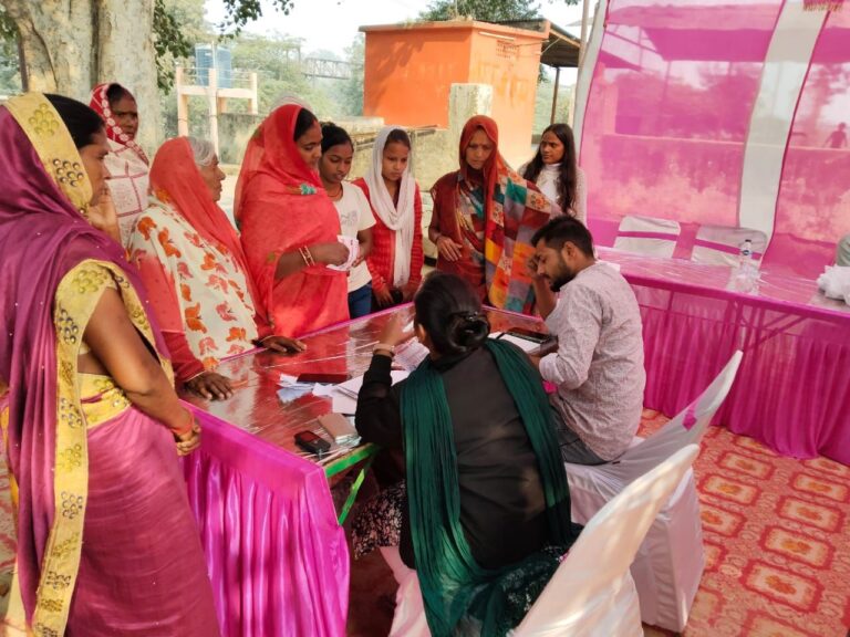 महामना हास्पिटल एण्ड ट्रामा सेंटर के द्वारा फ्री मेडिकल चेकअप कैंप का आयोजन, 137 मरीजों का फ्री चेकअप कर दवा वितरण किया गया