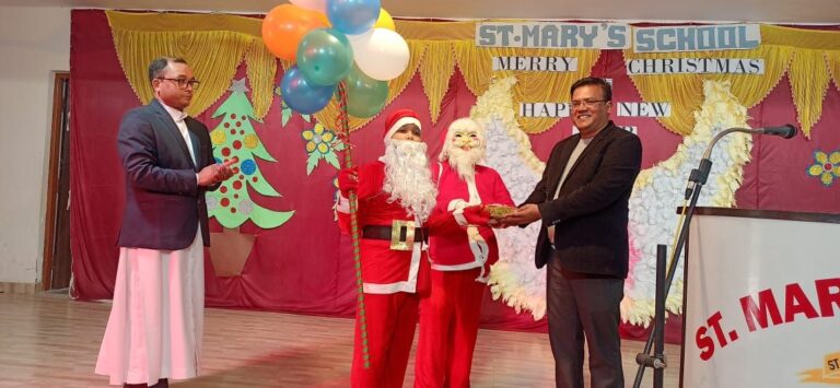 Sonbhadra News : सेंट मेरी स्कूल दुद्धी में धूम धाम से क्रिसमस का पर्व मनाया गया