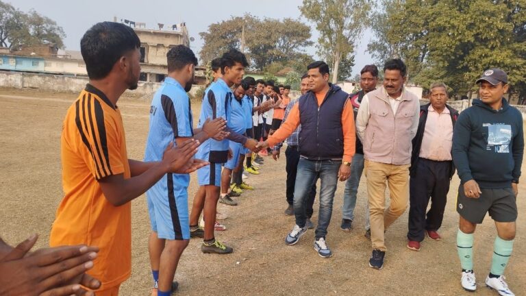 Sonbhadra News : क्षेत्रीय फुटबॉल लीग प्रतियोगिता का महुली में हुआ शुभारंभ।