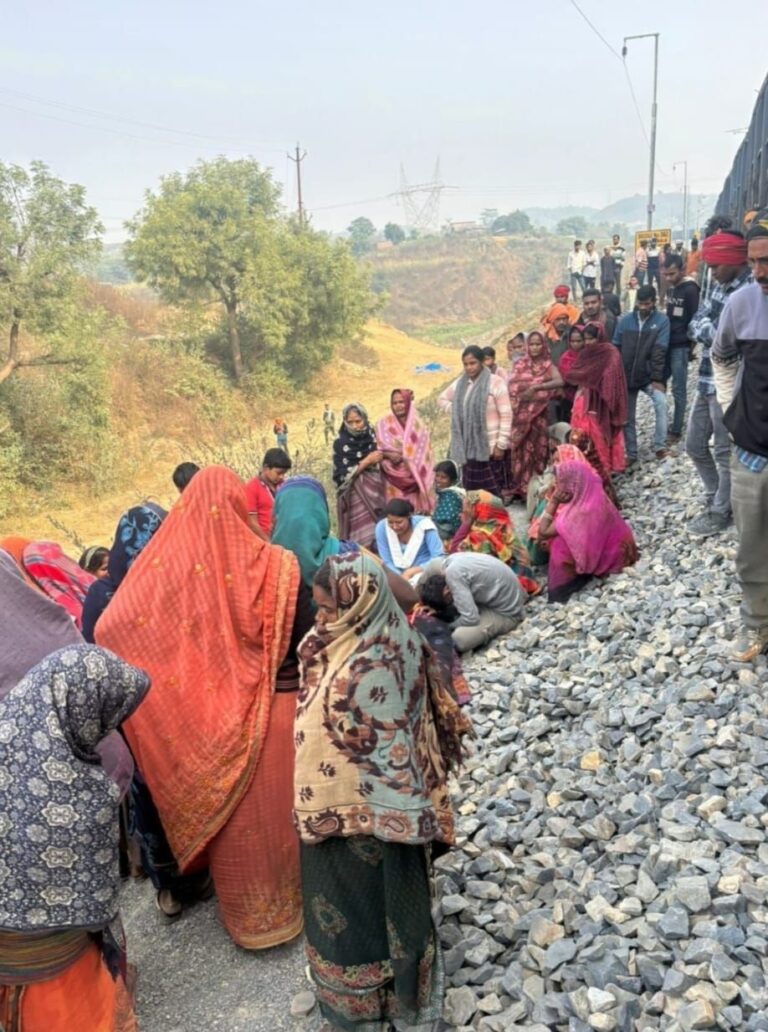 सोनभद्र : संदिग्ध परिस्थिति में युवक का शव मिला, क्षेत्र में फैली सनसनी