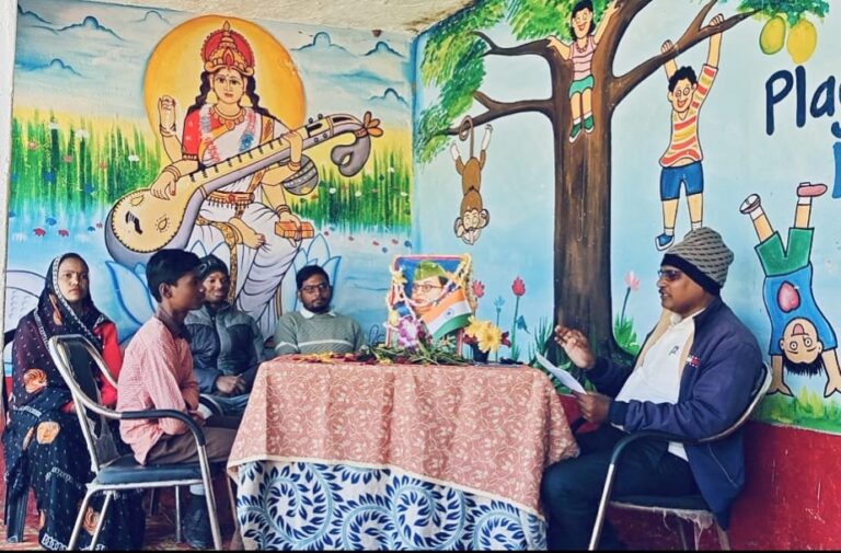 Sonbhadra News : “कौन लगाएगा शतक” प्रतियोगिता ने बच्चों के बौद्धिक विकास को दिया नया दिशा, कृष्ण कुमार बने विजेता