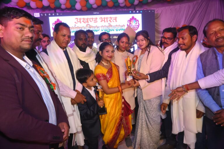 Sonbhadra News : गणतंत्र दिवस पर दुद्धी में सांस्कृतिक कार्यक्रमों की धूम, देशप्रेम और उल्लास का अद्भुत संगम.