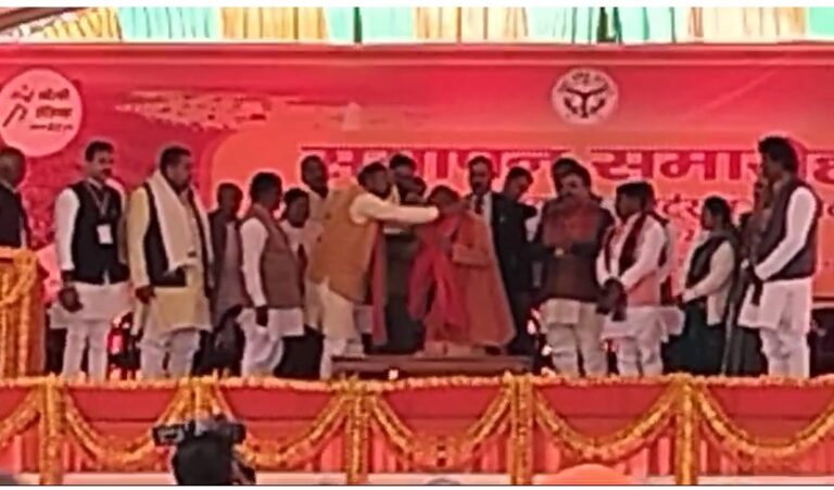 मुख्यमंत्री योगी आदित्यनाथ ने सोनभद्र में किया विधायक खेल महाकुंभ का समापन, खिलाड़ियों को किया सम्मानित.