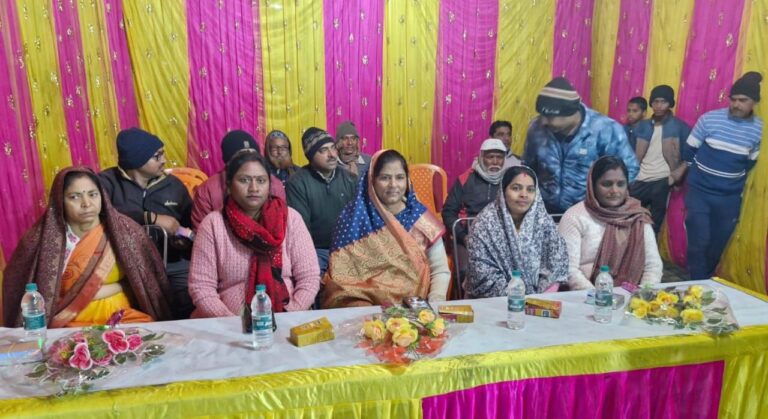 रेणुकूट में रात्रिकालीन क्रिकेट टूर्नामेंट का भव्य आगाज, किंग स्टार ने जीता उद्घाटन मैच