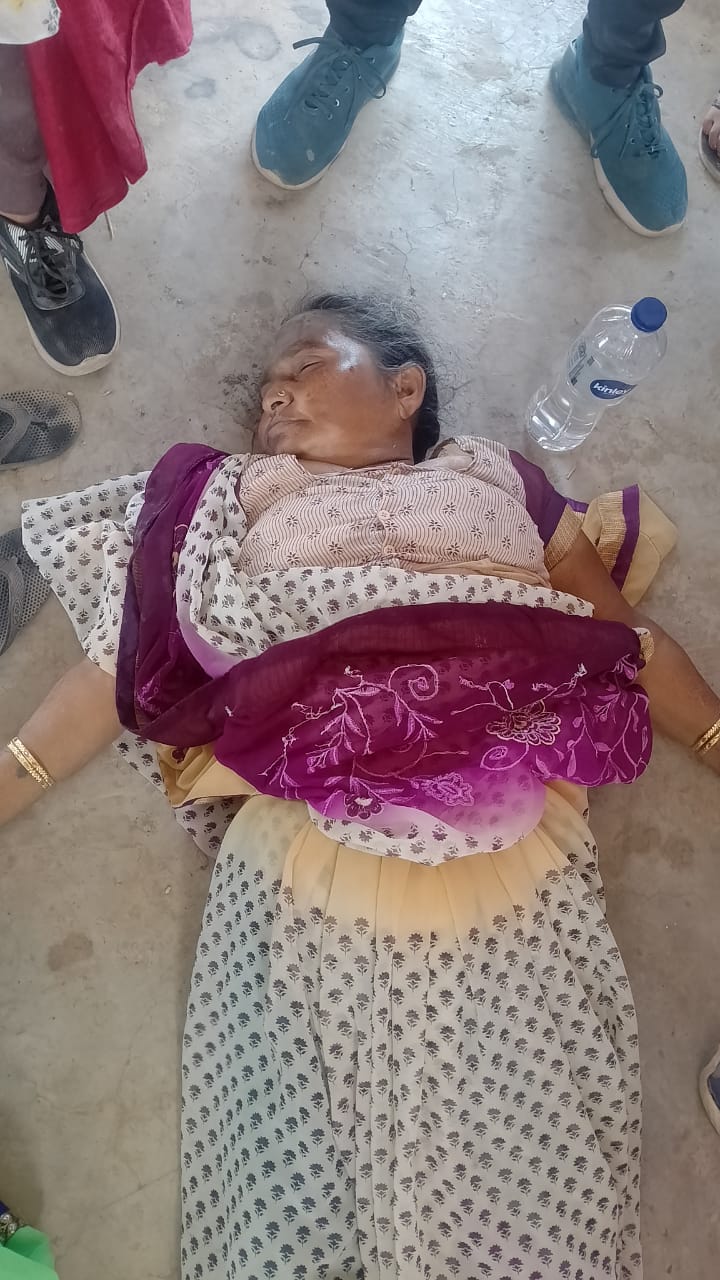 पंचमुखी महादेव मंदिर पर पूजा के लिए आई महिला को आया हार्ट अटैक,मौत।