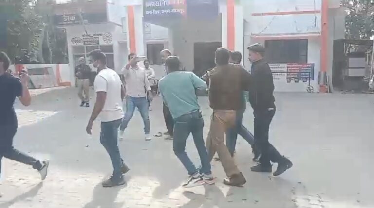 मिर्जापुर: घूसखोरी पर एंटी करप्शन का शिकंजा, थाना प्रभारी को रंगे हाथ पकड़ा।