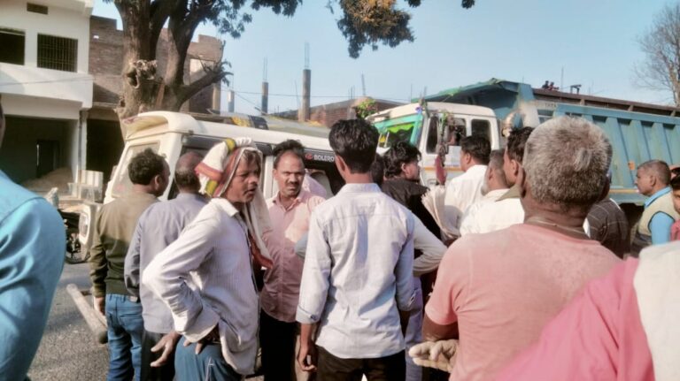 Sonbhadra News : दो बाईकों की जोरदार टक्कर में एक की हालत गंभीर दूसरे का पैर टुटा अस्पताल में भर्ती।