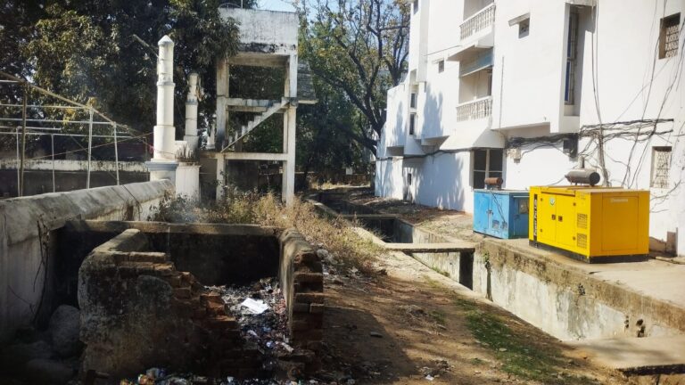 Sonbhadra News : सरकारी भूमि पर अतिक्रमण जारी, प्रशासनिक उदासीनता पर उठे सवाल