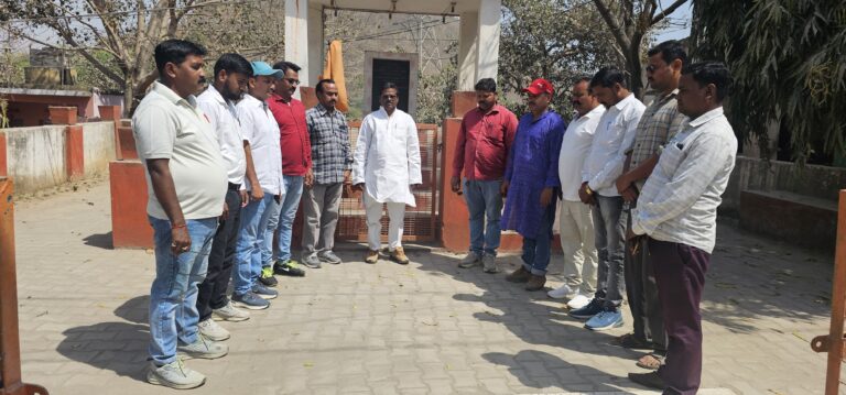 Sonbhadra News : पत्रकार राघवेन्द्र बाजपेयी की हत्या पर आक्रोश, अपराधियों के खिलाफ कड़ी कार्रवाई की मांग