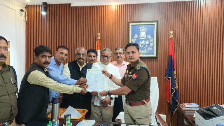 Sonbhadra News : शक्तिनगर प्रकरण को लेकर पत्रकारों का प्रतिनिधिमंडल एसपी से मिला, जांच के आदेश