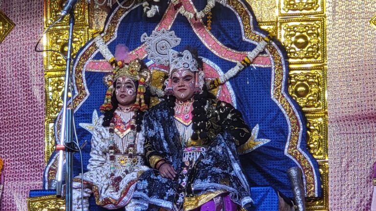 Sonbhadra News : रासलीला के तीसरे दिन हुआ कालिया नाग दमन का भव्य मंचन, श्रीकृष्ण ने किया फनों पर नृत्य