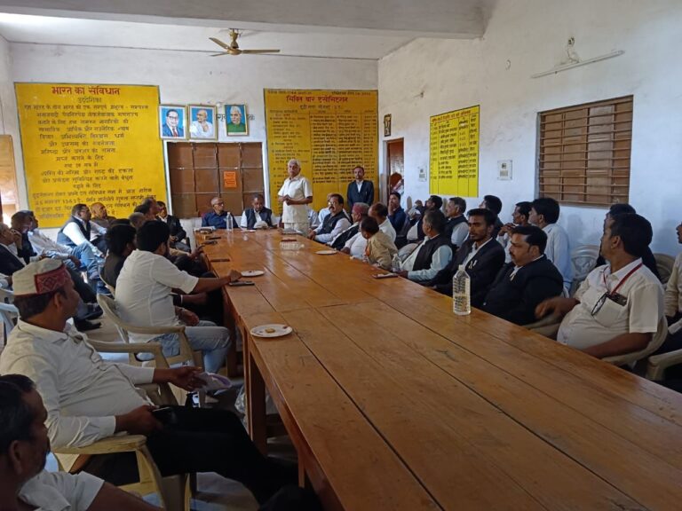 Sonbhadra News : सिविल बार एसोसिएशन भंग ईल्डर कमेटी के चेयरमैन नागेंन्द्रनाथ श्रीवास्तव बनें