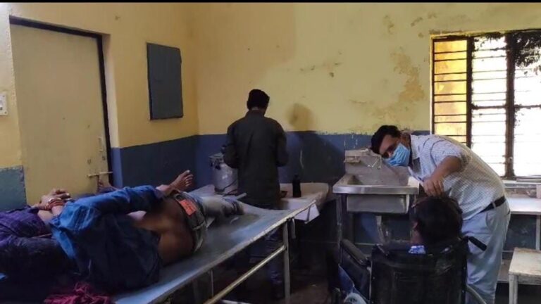 Sonbhadra News : दो बाइकों की टक्कर में तीन लोग घायल, एक की हालत गंभीर