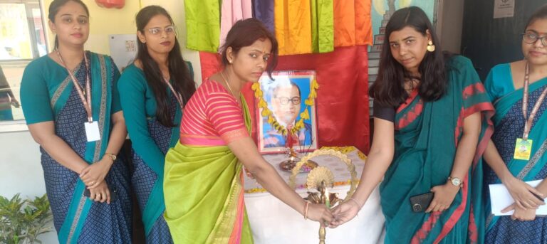 मून स्टार इंग्लिश स्कूल में धूमधाम से मनाई गई अंबेडकर जयंती, रंगोली एवं सामान्य ज्ञान प्रतियोगिता में बच्चों ने दिखाया उत्साह।