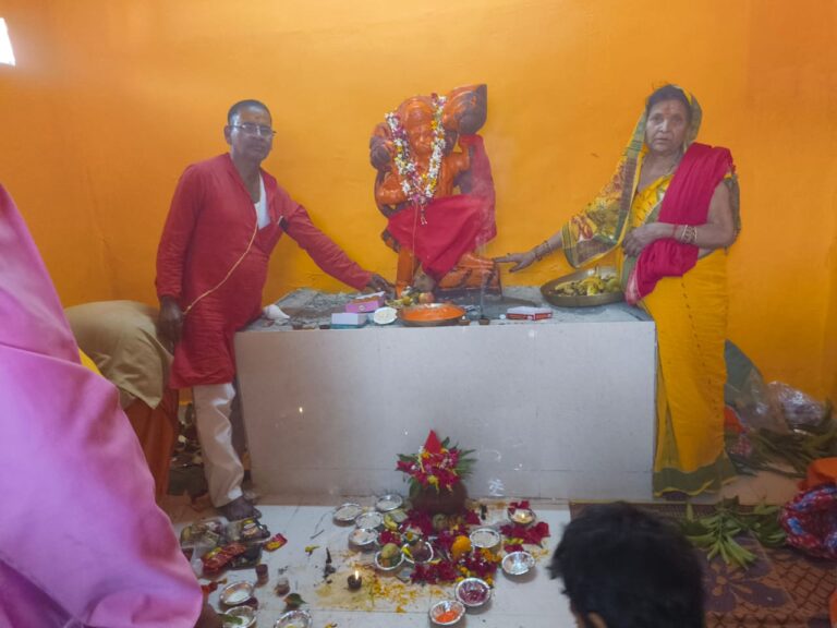 Sonbhadra News : हनुमान जी की मूर्ति प्राण प्रतिष्ठा के बाद विशाल भंडारे का आयोजन संपन्न
