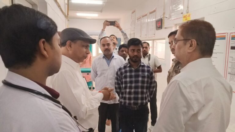 Sonbhadra News :  एसएनसीयू सेंटर का डीएम बी. सिंह ने किया उद्घाटन, नवजात शिशुओं को मिलेगी बेहतर चिकित्सा सुविधा