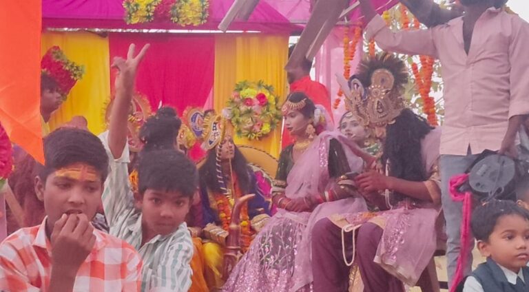 Sonbhadra News : म्योरपुर और आश्रम मोड़ में रामनवमी पर भव्य शोभायात्राओं ने बिखेरी भक्ति की छटा