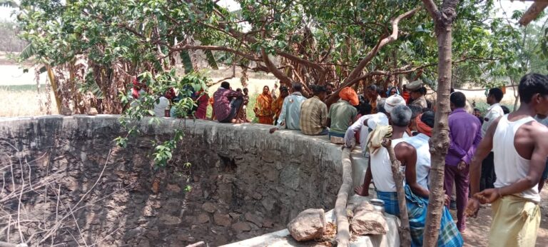 Sonbhadra News : धनौरा गांव में कुएं में डूबकर एक व्यक्ति की हुई मौत, परिजनों में मचा कोहराम