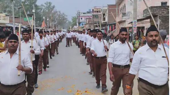 Sonbhadra News : भारतीय नव वर्ष पर राष्ट्रीय स्वयंसेवक संघ ने निकाली भव्य शोभायात्रा