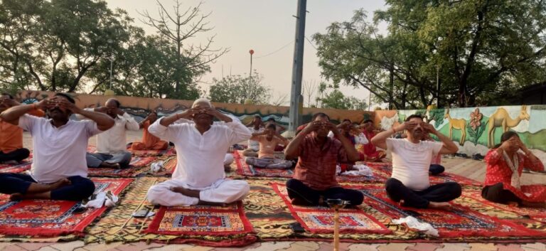 Sonbhadra News: 25 दिवसीय निःशुल्क योग शिविर का शुभारंभ चोपन में