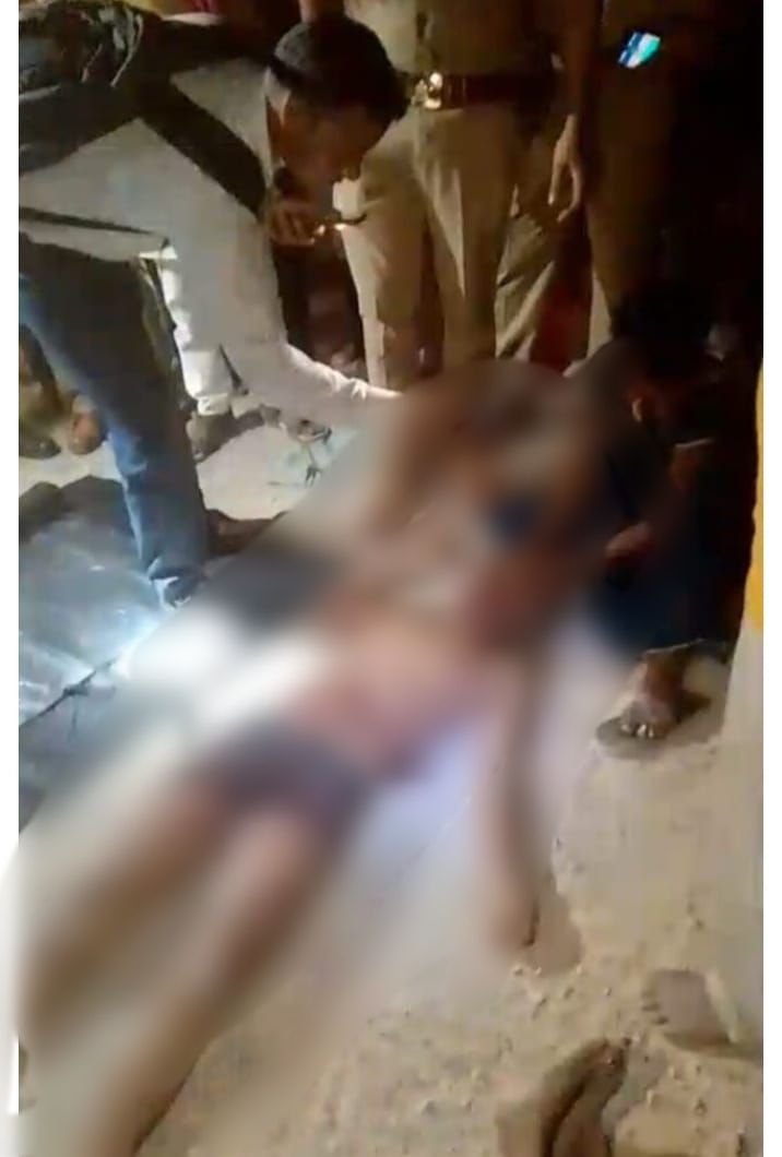 Sonbhadra News: चचेरी बहन से अवैध संबंध के शक में दोस्त की बेरहमी से हत्या, इलाके में फैली सनसनी