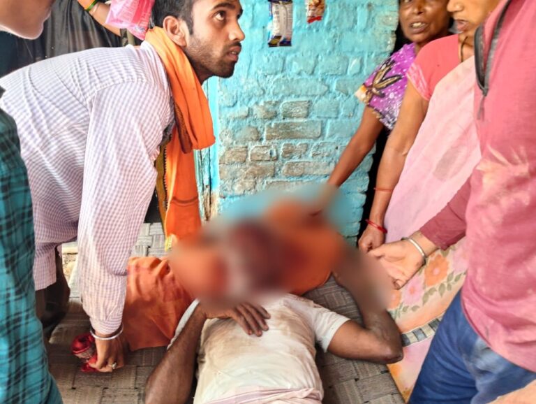 Sonbhadra News: तेज रफ्तार बाइक की टक्कर से वृद्ध गंभीर रूप से घायल