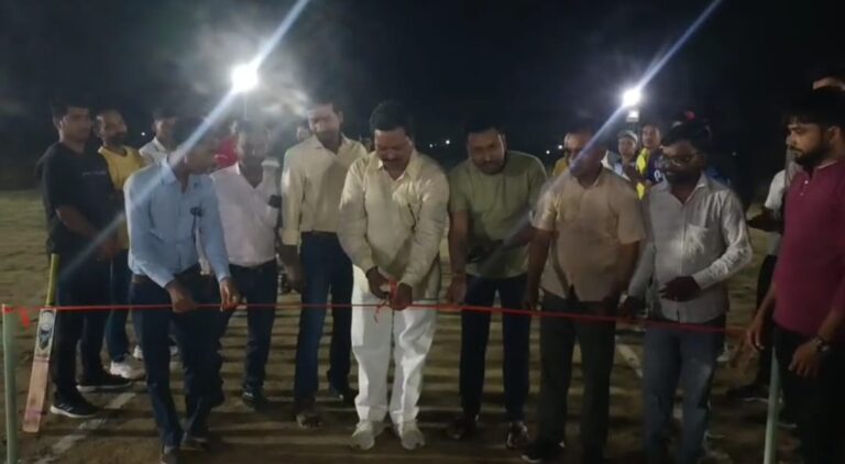 सहिजन कला में रात्रि कालीन क्रिकेट टूर्नामेंट का शुभारंभ।