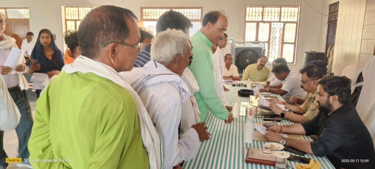 दुद्धी : सम्पूर्ण समाधान दिवस में आए 59 मामले महज 3 का निस्तारण।