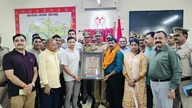 अपर पुलिस अधीक्षक मुख्यालय कालू सिंह का स्थानांतरण जनपद ललितपुर होने पर आयोजित की गयी विदाई समारोह।