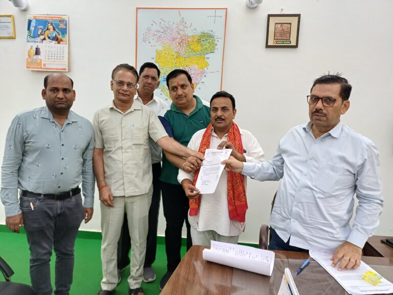 Sonbhadra News: गौशाला तक सीसी रोड, हाई मास्क व सोलर सिस्टम युक्त बोरिंग की मांग