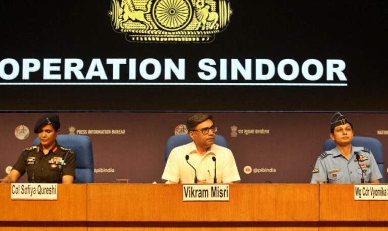 Operation Sindoor: दो महिला सैन्य अफसरों ने दी भारत की सर्जिकल स्ट्राइक की ब्रीफिंग, आतंक के खिलाफ दिखाया ‘सिंदूर’ जैसा संकल्प