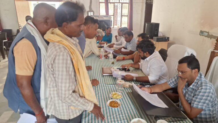 Sonbhadra News: सम्पूर्ण समाधान दिवस में कुल 49 मामले आए, महज 3 मामलों का हुआ निस्तारण