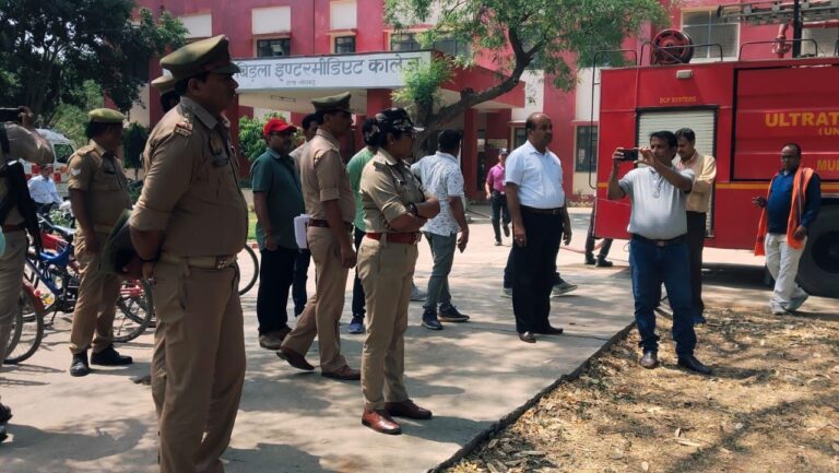 Sonbhadra News: सिविल डिफेंस मॉक ड्रिल के ज़रिए बच्चों को किया गया जागरूक