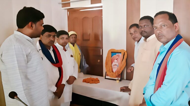 म्योरपुर ब्लॉक सभागार में छत्रपति शाहूजी महाराज की जयंती मनाई गई।