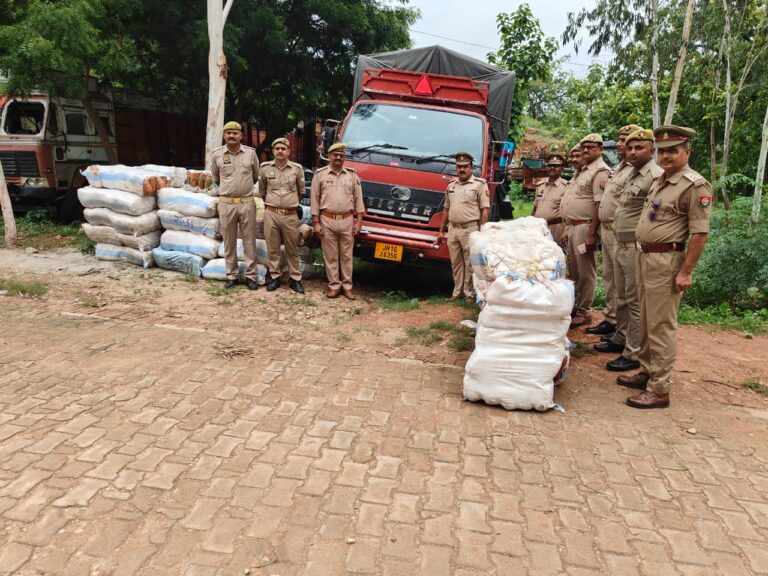 1 करोड रुपए का 10 कुंतल गांजा कों दुद्धी पुलिस ने वाहन चेकिंग में पकड़ा चालक फरार।