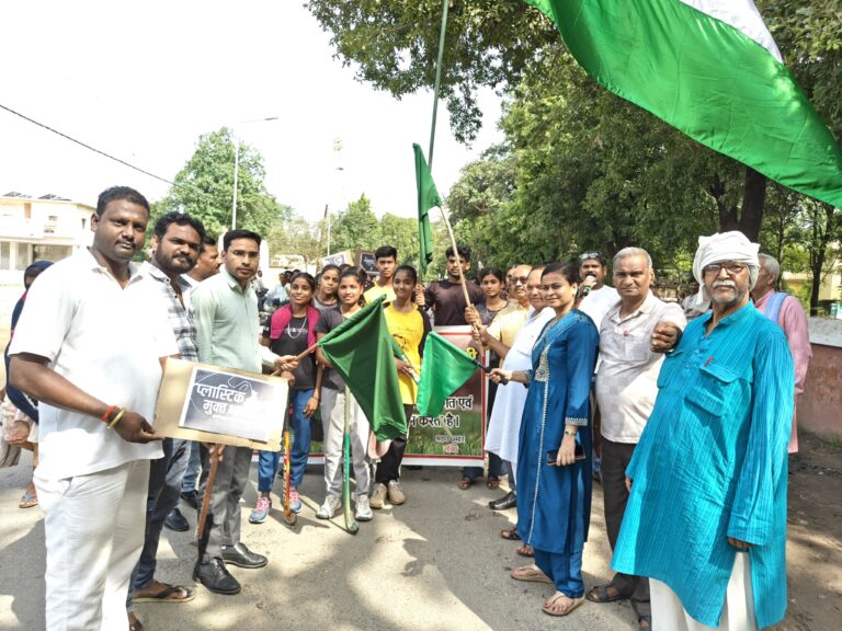 Sonbhadra News: दुद्धी में पहली बार तीन दिवसीय महिला हॉकी प्रतियोगिता का आगाज प्लास्टिक मुक्त जागरूकता रैली से शुरू