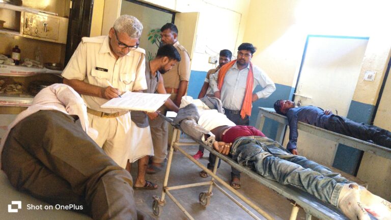 Sonbhadra News: तेज रफ्तार ट्रक की चपेट में आई बाइक, एक युवक की मौत, दो गंभीर घायल