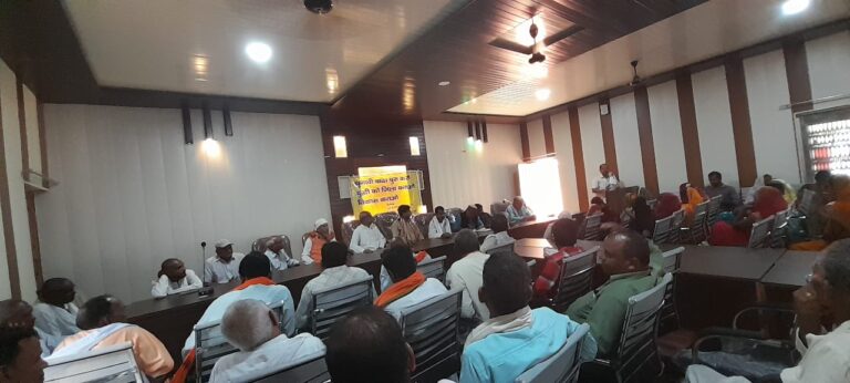 Sonbhadra News: दुद्धी जिला बनाओ, विकास कराओ संघर्ष समिति की बैठक संपन्न, दक्षिणांचल के समग्र विकास पर उठी मजबूत आवाज